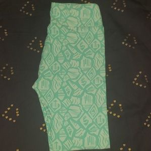 NWOT Lularoe OS leggings